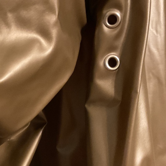 Vintage 80’s Chromatics By Totes Gold PVC Rain Jacket Snap Closure with Pockets - Picture 6 of 6